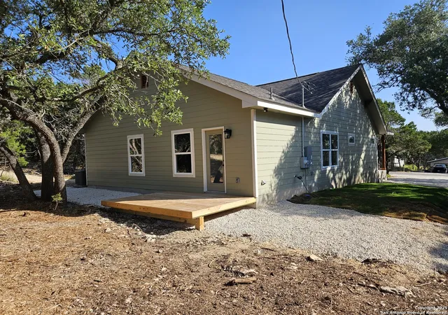 Photo 2 of Sale Pending at 2546 Grandview, Canyon Lake, TX 78133 | MLS# 1871335 | Listing updated on 2025-10-21