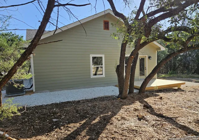 Photo 3 of Sale Pending at 2546 Grandview, Canyon Lake, TX 78133 | MLS# 1871335 | Listing updated on 2025-10-21