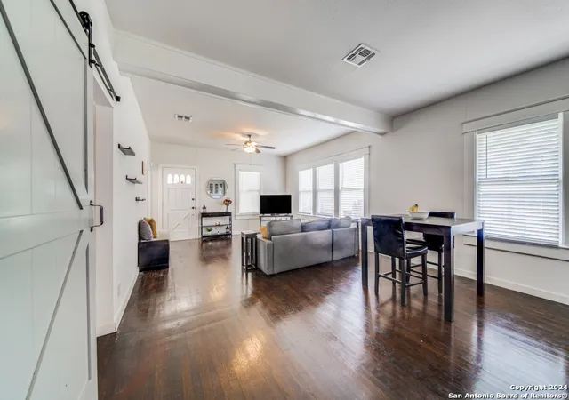 Photo 4 of Single family home for sale at 901 W Woodlawn Ave, San Antonio, TX 78201 | MLS# 1871343 | Listing updated on 2025-08-22