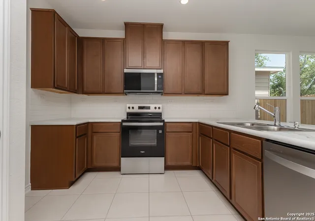 Photo 2 of Sale Pending at 4534 Gato Calico Dr, San Antonio, TX 78222 | MLS# 1871506 | Listing updated on 2025-10-22