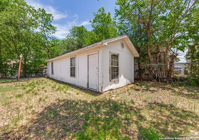 Photo 4 of Single family home for sale at 3311 W Commerce St, San Antonio, TX 78207 | MLS# 1871738 | Listing updated on 2025-09-12