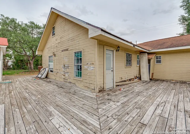 Photo 3 of Single family home for sale at 3311 W Commerce St, San Antonio, TX 78207 | MLS# 1871738 | Listing updated on 2025-09-12