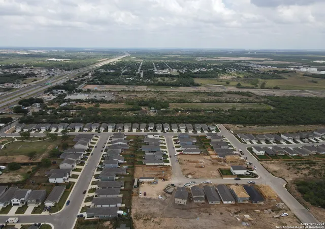 Photo 4 of Land for sale at 880 E Chavaneaux, San Antonio, TX 78221 | MLS# 1871763 | Listing updated on 2025-06-11