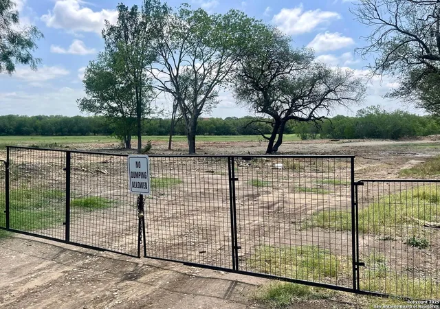1st image of 117 Diamond Cv, San Antonio, TX 78242 | MLS# 1871790