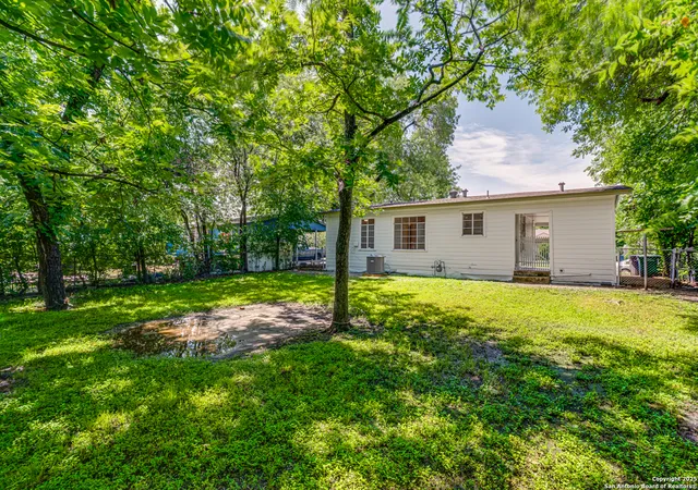 18th image of 135 Englewood, San Antonio, TX 78213 | MLS# 1871838