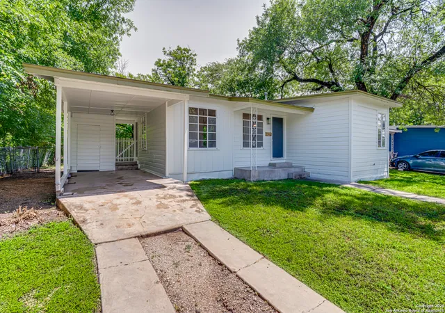 2nd image of 135 Englewood, San Antonio, TX 78213 | MLS# 1871838