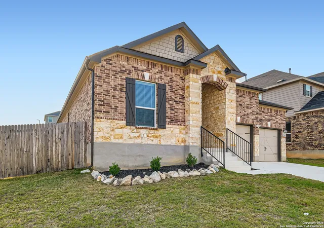 Photo 3 of Single family home for sale at 29903 Chaumet, Bulverde, TX 78163 | MLS# 1871852 | Listing updated on 2025-09-21