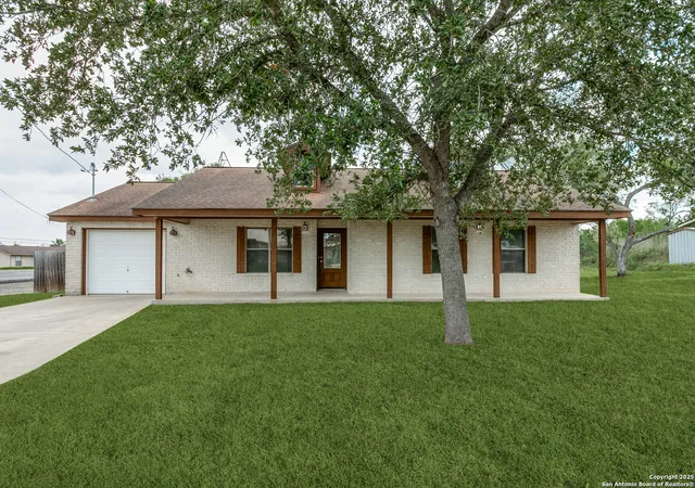 Photo 2 of Single family home for sale at 101 Sylvester, Poth, TX 78147 | MLS# 1871955 | Listing updated on 2026-02-01