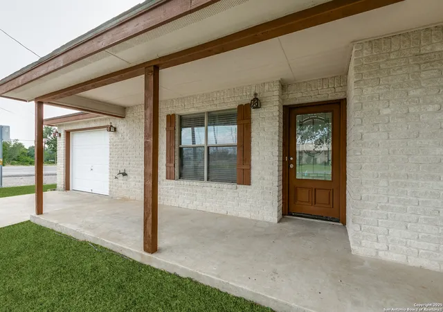 Photo 4 of Single family home for sale at 101 Sylvester, Poth, TX 78147 | MLS# 1871955 | Listing updated on 2026-02-01