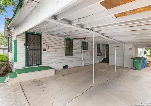 Photo 3 of Single family home for sale at 213 Hosack, San Antonio, TX 78211 | MLS# 1872010 | Listing updated on 2025-08-03