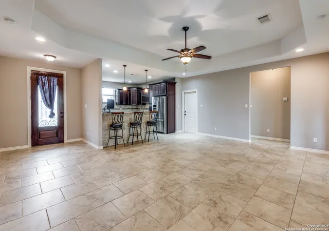 Photo 4 of Sale Pending at 712 Crestview, Floresville, TX 78114 | MLS# 1872069 | Listing updated on 2025-12-06