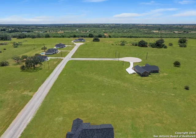Photo 4 of Sale Pending at 104 Hidden Hills, Floresville, TX 78114 | MLS# 1872120 | Listing updated on 2025-10-25