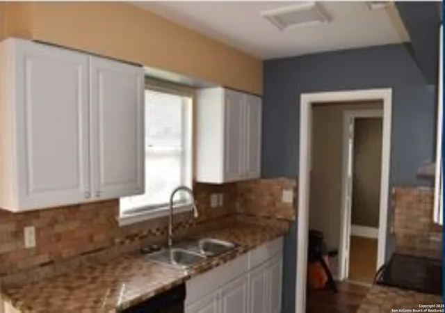 Photo 1 of Sale Pending at 7206 Glen Hvn, San Antonio, TX 78239 | MLS# 1872127 | Listing updated on 2025-09-08