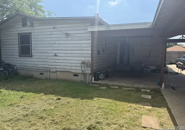 Photo 4 of Single family home for sale at 2406 Dahlgreen, San Antonio, TX 78237 | MLS# 1872169 | Listing updated on 2025-11-04