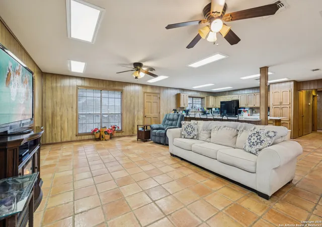 Photo 1 of Single family home for sale at 307 Us Hwy 87 W, Stockdale, TX 78160 | MLS# 1872256 | Listing updated on 2025-06-14