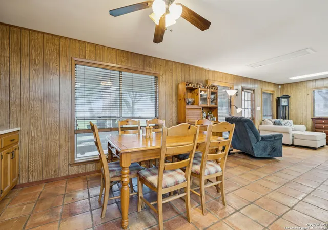 Photo 4 of Single family home for sale at 307 Us Hwy 87 W, Stockdale, TX 78160 | MLS# 1872256 | Listing updated on 2025-06-14