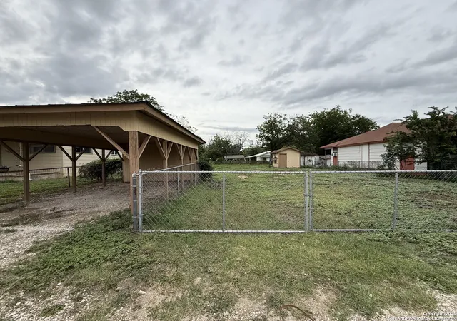 3rd image of 16021 N Front St, Lacoste, TX 78039 | MLS# 1872297