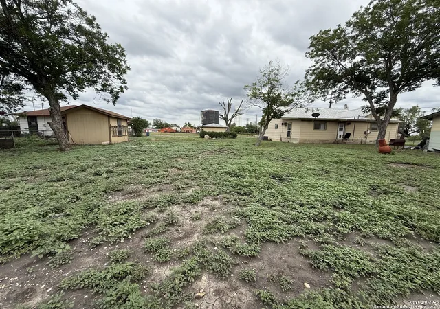 5th image of 16021 N Front St, Lacoste, TX 78039 | MLS# 1872297