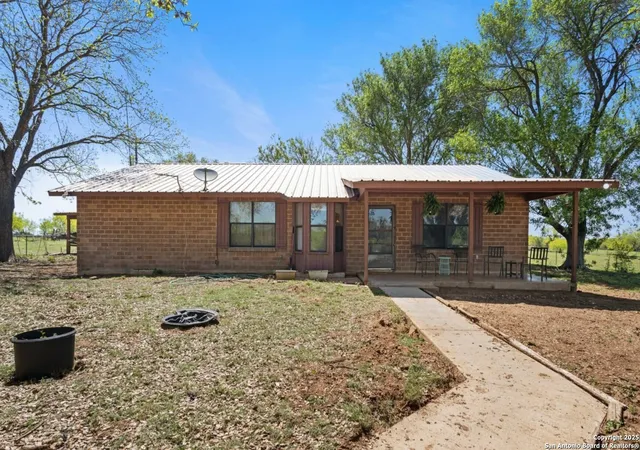 Photo 1 of Single family home for sale at 12300 Fm 1333, Charlotte, TX 78011 | MLS# 1872329 | Listing updated on 2025-11-21