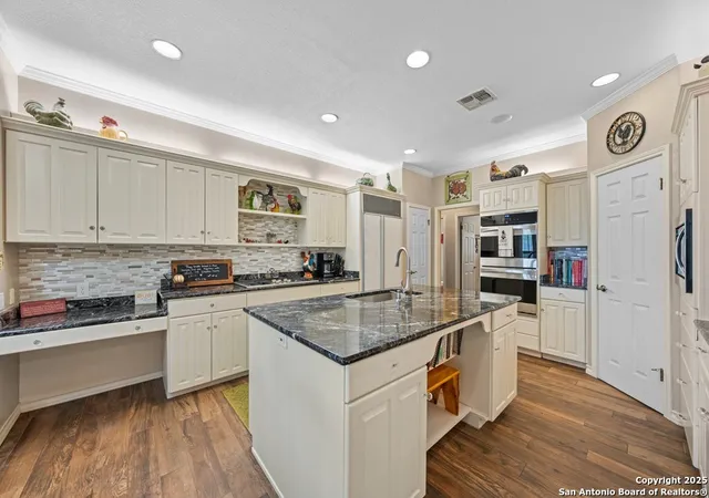 Photo 2 of Sale Pending at 102 Spring Mill, Kerrville, TX 78028 | MLS# 1872333 | Listing updated on 2025-11-06