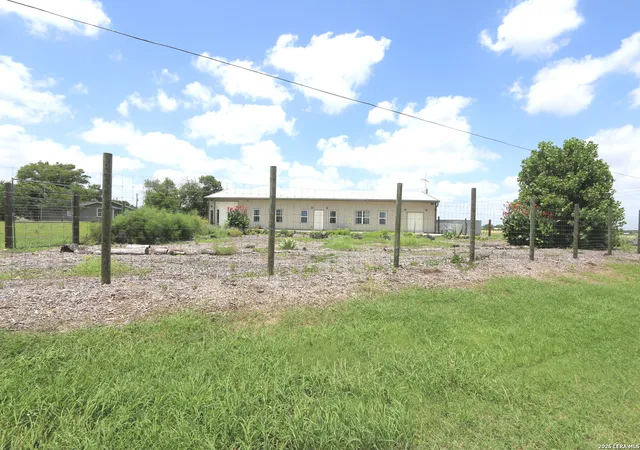 3rd image of 1221 N Santa Clara, Marion, TX 78124 | MLS# 1872381
