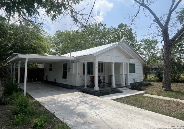 Homes for sale in Seguin, TX | 431 Gravel, Seguin, TX 78155 | MLS# 1872589