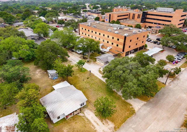 2nd image of 571 Houston, New Braunfels, TX 78130 | MLS# 1872638