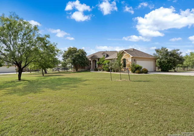 Photo 2 of Single family home for sale at 438 County Road 367, Hondo, TX 78861 | MLS# 1872648 | Listing updated on 2025-06-15
