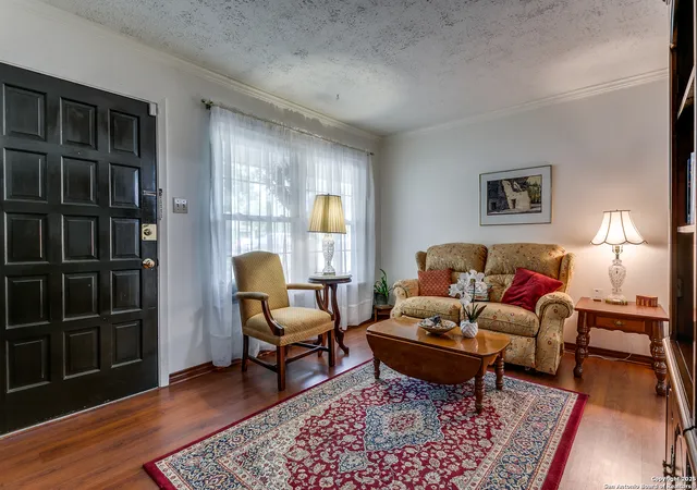 Photo 2 of Sale Pending at 1919 Arroya Vista, San Antonio, TX 78213 | MLS# 1872827 | Listing updated on 2025-09-02
