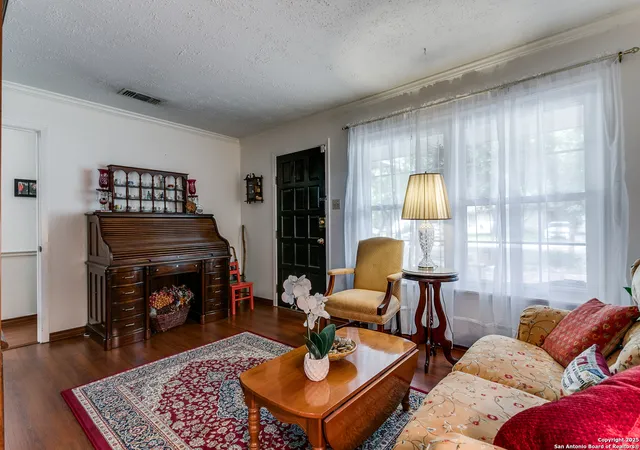 Photo 3 of Sale Pending at 1919 Arroya Vista, San Antonio, TX 78213 | MLS# 1872827 | Listing updated on 2025-09-02
