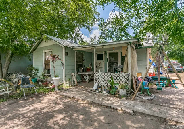 2nd image of 415 Wilcox Ave, San Antonio, TX 78211 | MLS# 1872832