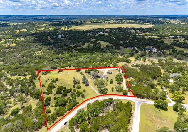 Photo 2 of Single family home for sale at 210 Four Bears, Kerrville, TX 78028 | MLS# 1872889 | Listing updated on 2025-06-16