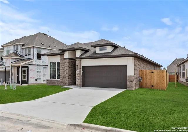 Photo 2 of Sale Pending at 1670 Couser Ave, New Braunfels, TX 78132 | MLS# 1872901 | Listing updated on 2025-08-11