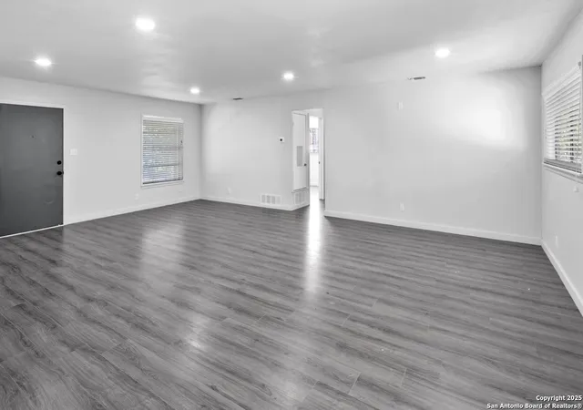 Photo 3 of Single family home for sale at 7630 Sage Oak St, Live Oak, TX 78233 | MLS# 1872918 | Listing updated on 2026-02-09