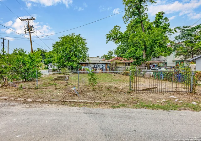 Photo 1 of Land for sale at 110 Zapata, San Antonio, TX 78210 | MLS# 1872991 | Listing updated on 2025-06-16