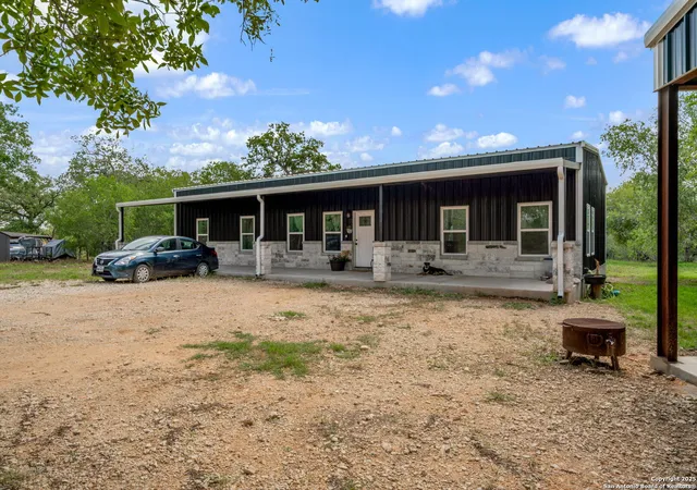 Photo 2 of Single family home for sale at 332 County Road 423, Stockdale, TX 78160 | MLS# 1872992 | Listing updated on 2025-09-11