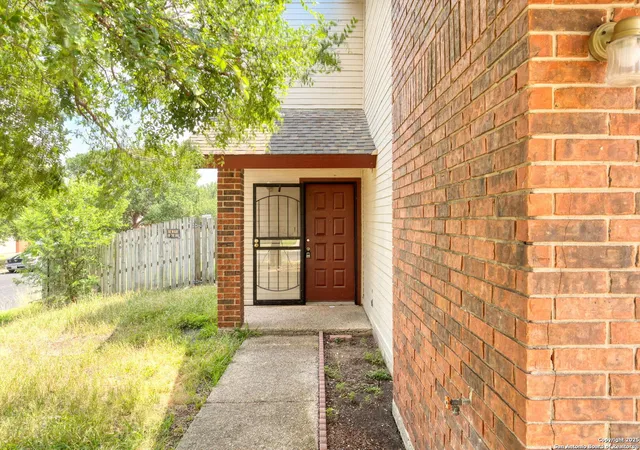Listing Photo 4 - Condo for sale in building located at 7026 Elmbank, San Antonio, TX 78244