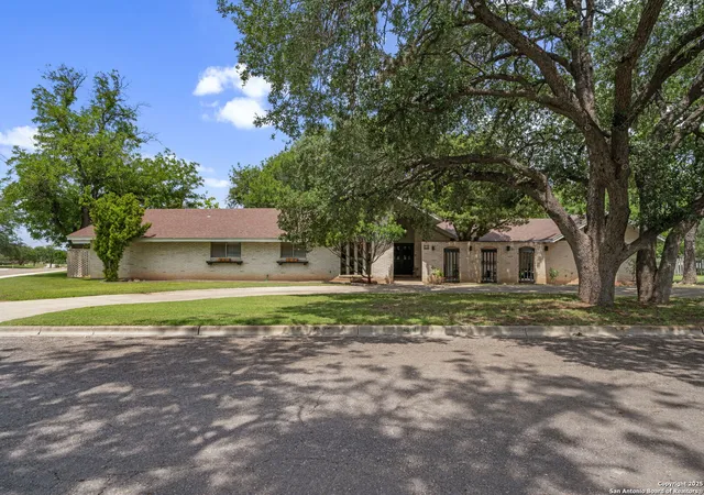 5th image of 11 El Norte Circle, Uvalde, TX 78801 | MLS# 1873160