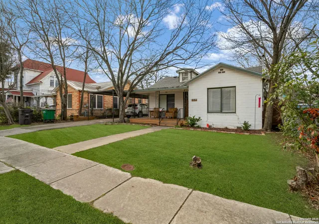 Photo 3 of Sale Pending at 1119 N Pine St, San Antonio, TX 78202 | MLS# 1873240 | Listing updated on 2025-11-02
