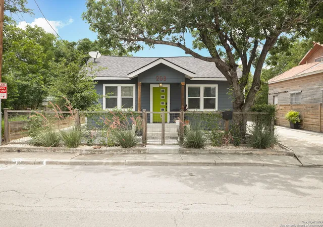 Photo 1 of Sale Pending at 203 Rehmann, San Antonio, TX 78204 | MLS# 1873258 | Listing updated on 2025-11-17