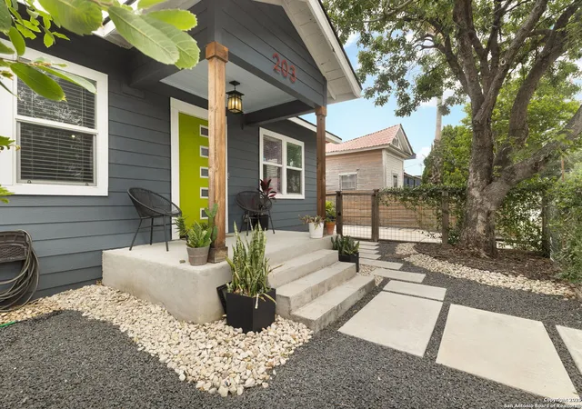 Photo 3 of Sale Pending at 203 Rehmann, San Antonio, TX 78204 | MLS# 1873258 | Listing updated on 2025-11-17