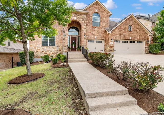 Photo 3 of Single family home for sale at 17011 Turin Rdg, San Antonio, TX 78255 | MLS# 1873317 | Listing updated on 2025-10-24