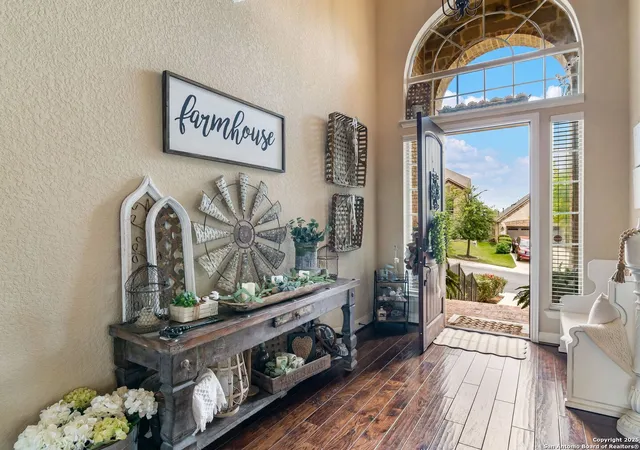 Photo 4 of Single family home for sale at 17011 Turin Rdg, San Antonio, TX 78255 | MLS# 1873317 | Listing updated on 2025-10-24