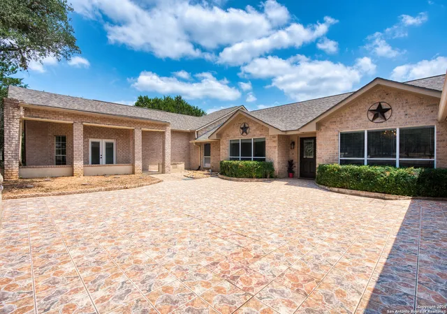 2nd image of 585 Oak Bend Dr, Bandera, TX 78003 | MLS# 1873353
