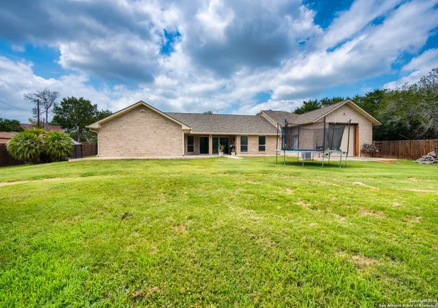 40th image of 585 Oak Bend Dr, Bandera, TX 78003 | MLS# 1873353
