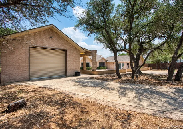 4th image of 585 Oak Bend Dr, Bandera, TX 78003 | MLS# 1873353