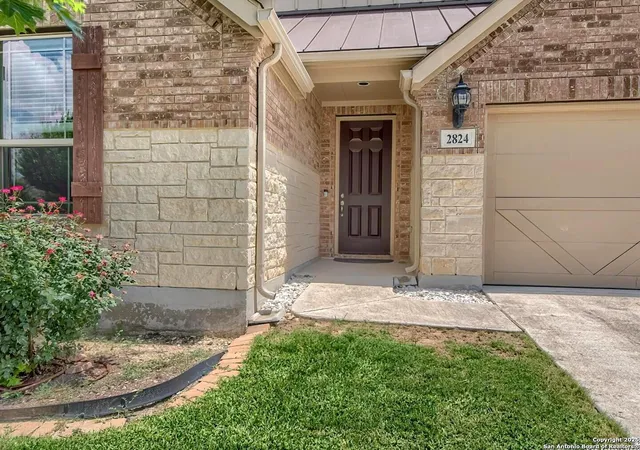 Photo 3 of Single family home for sale at 2824 Lake Highlands, Schertz, TX 78108 | MLS# 1873357 | Listing updated on 2025-11-03