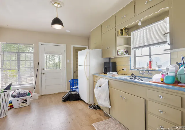 Listing Photo 4 - Condo for sale in building located at 146 Shadwell, San Antonio, TX 78228
