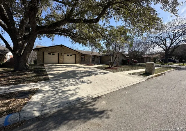 Photo 2 of Single family home for sale at 6127 Walking Gait, San Antonio, TX 78240 | MLS# 1873569 | Listing updated on 2025-06-17