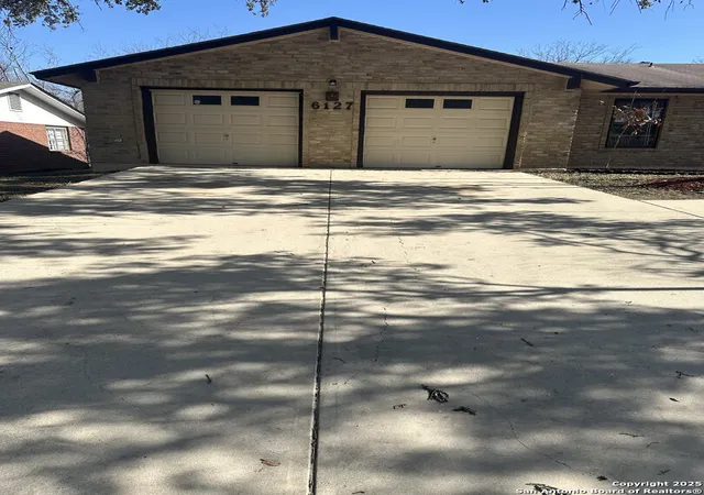 Photo 3 of Single family home for sale at 6127 Walking Gait, San Antonio, TX 78240 | MLS# 1873569 | Listing updated on 2025-06-17